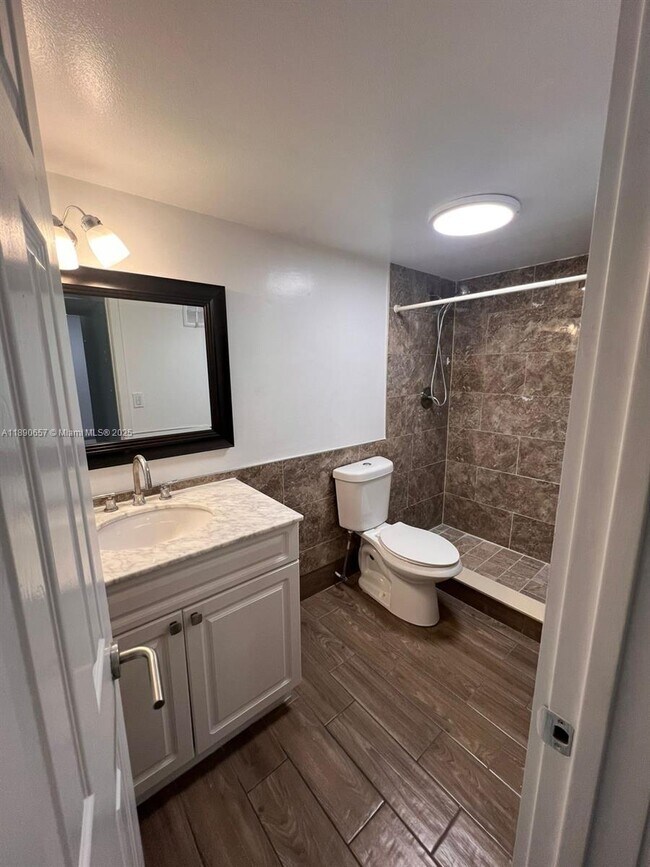 Photo - 271 Bonnie Blvd Unit 205