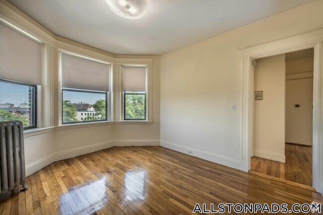 Building Photo - 1144 Commonwealth Ave Unit 31 Rental