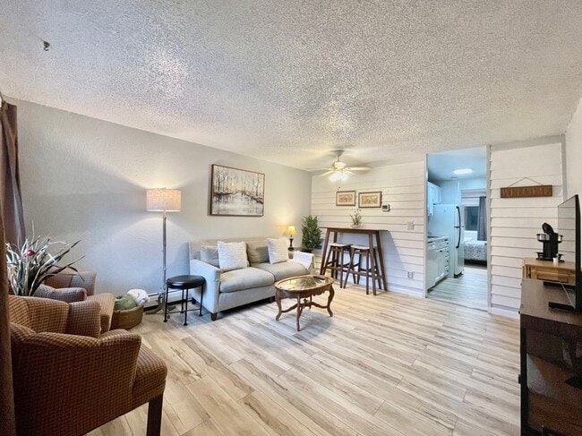 Photo - 2706 Roger St