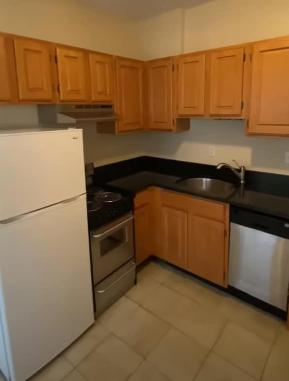 Building Photo - 382 Dorchester St Unit 1B