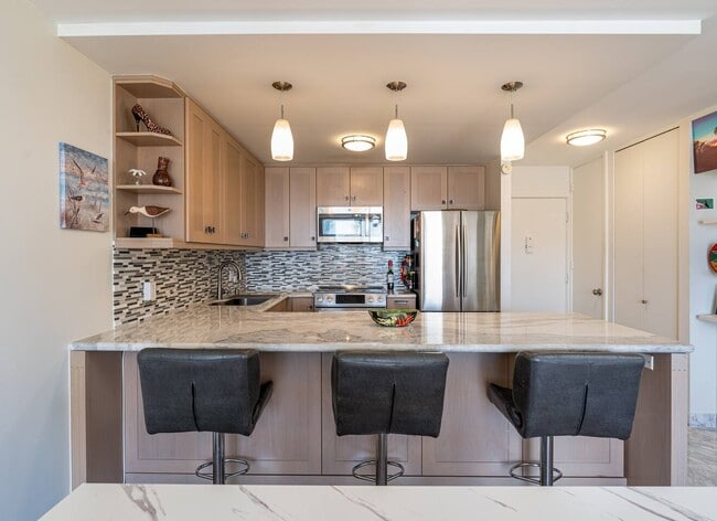 Photo - 400 Hobron Ln