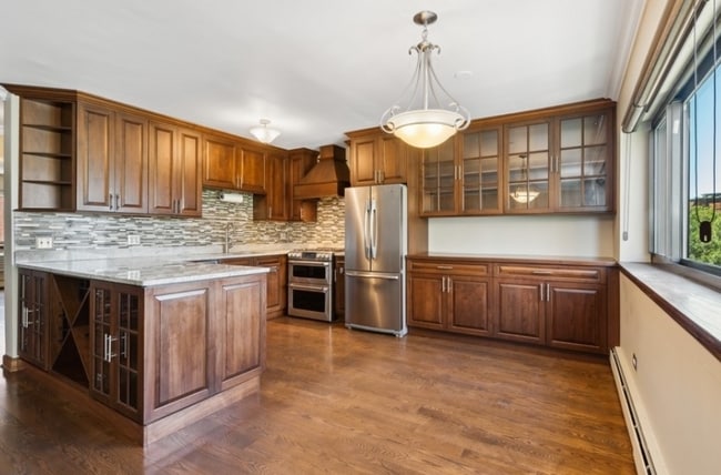 Photo - 561 W Stratford Pl