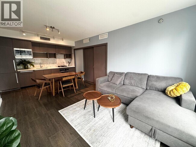 Photo - 68 Smithe St Unit 718