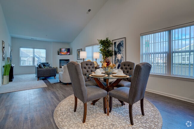 2BR, 1BA - 1125SF - Dining Area