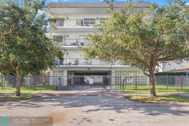 Photo - 1960 Marseille Dr