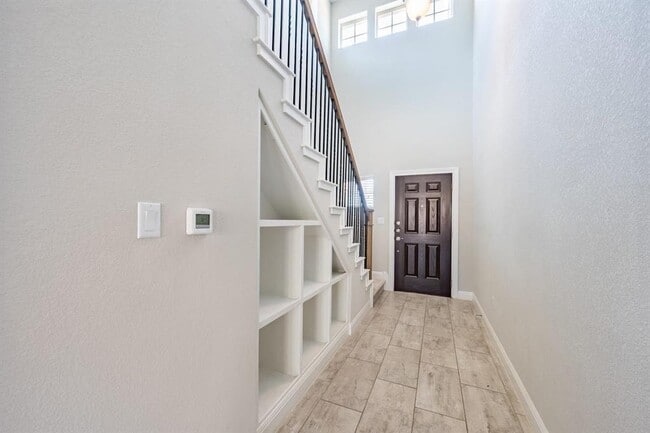 Photo - 3432 Rooba St