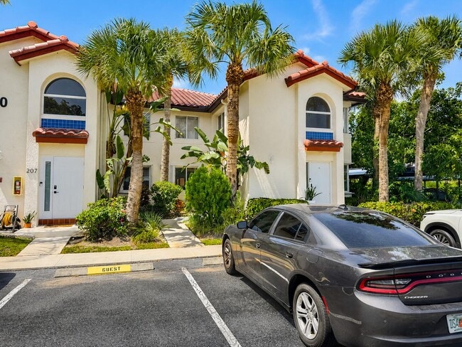 Building Photo - 340 NW 67th St Unit 108