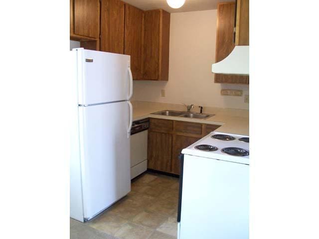 Kitchen - Southglen Apartments