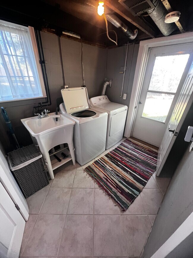 Photo - 2615 Metamora Rd