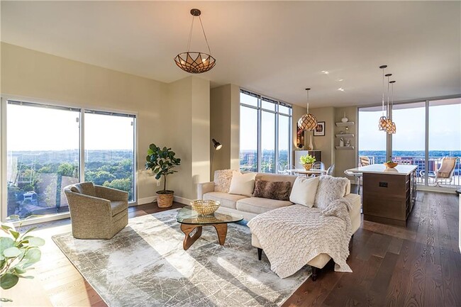 Building Photo - 1820 Peachtree St NW Unit 1408