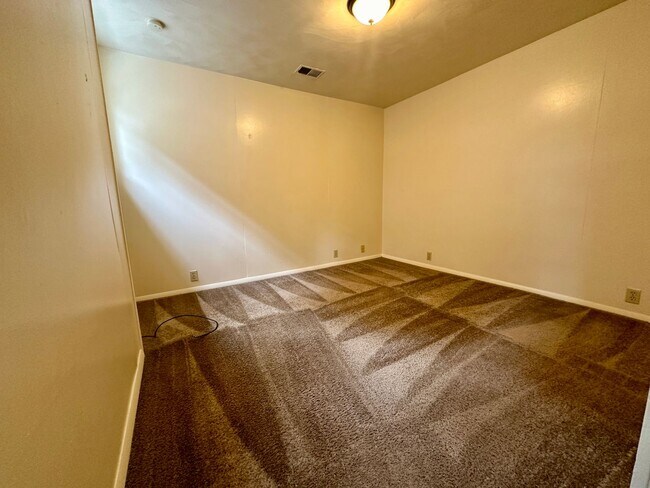Photo - Charming One Bedroom in Oakland! Spacious ... Unit 3