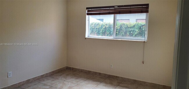 Photo - 1310 NE 127th St Unit 6