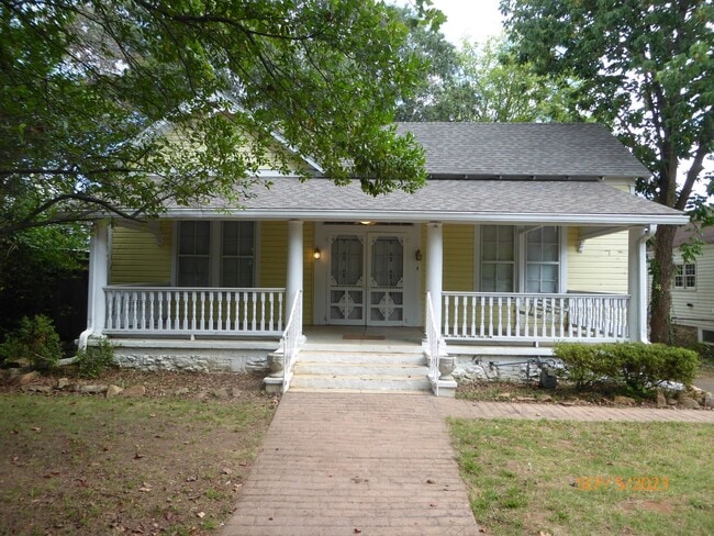 Photo - Historic home In The Heart Of Bluff Park