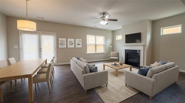 Photo - 3083 Cedar Glade Ln NE