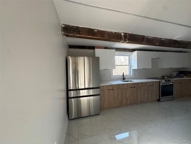 Photo - 1445 Burlingham Rd