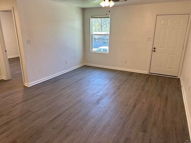 Photo - 8 Hiland Pl