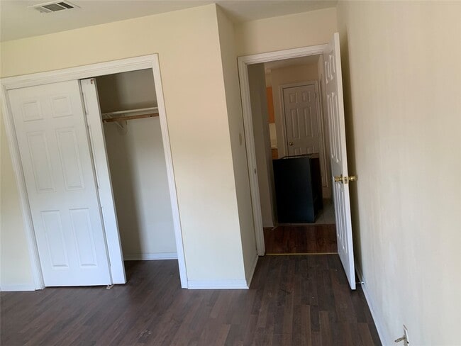 Photo - 4310 College Main St