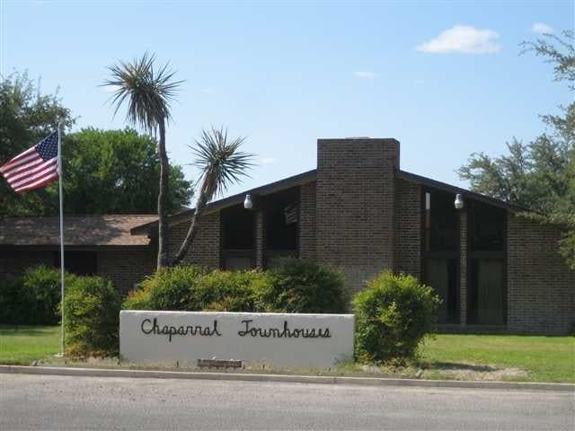 Building Photo - 100 Royal Way Dr