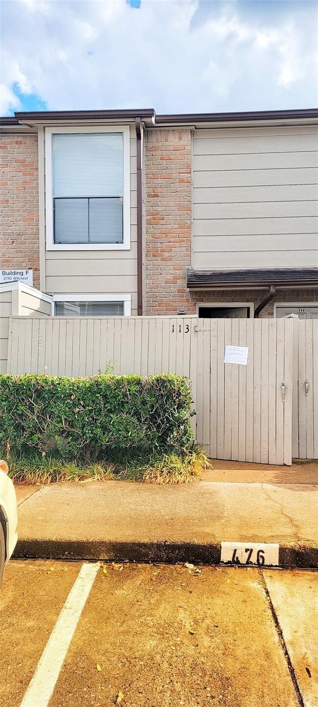 Building Photo - 2110 Wilcrest Dr Unit 113