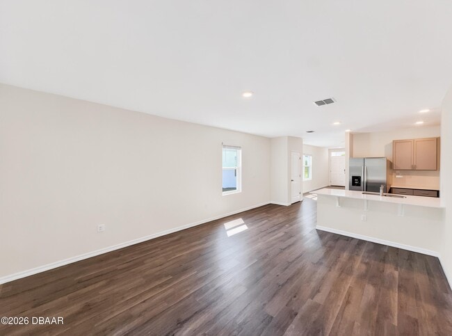 Photo - 982 Commons Wy