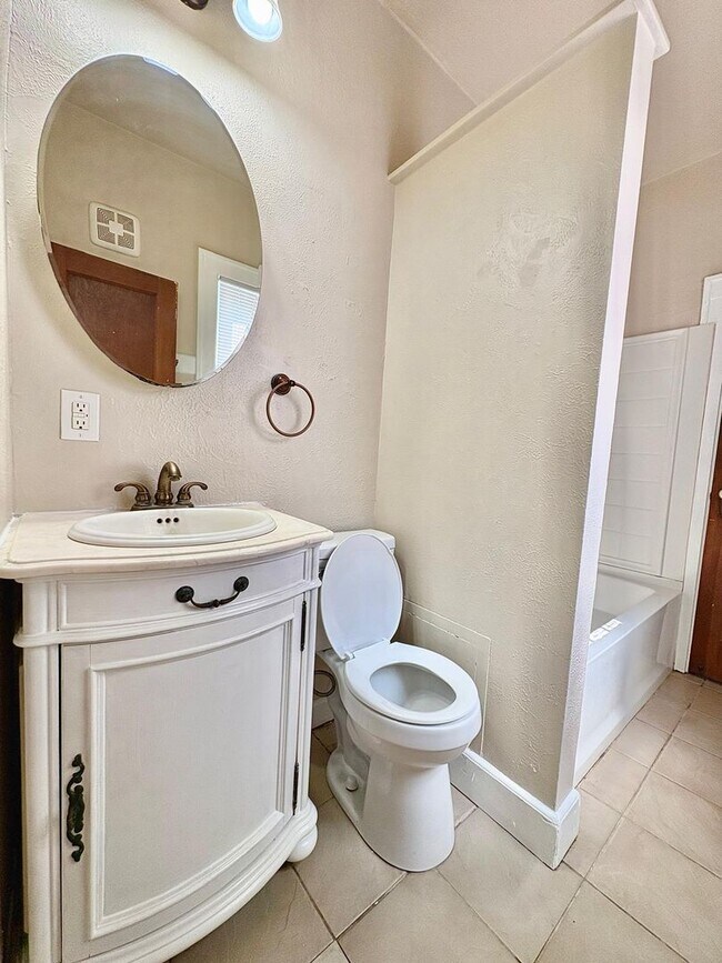 Photo - 1320 Altgeld St