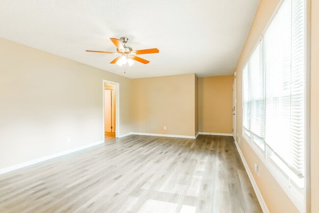 Photo - 2415 Rose Ln