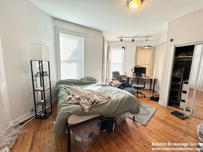 37 Hillside St Unit 1