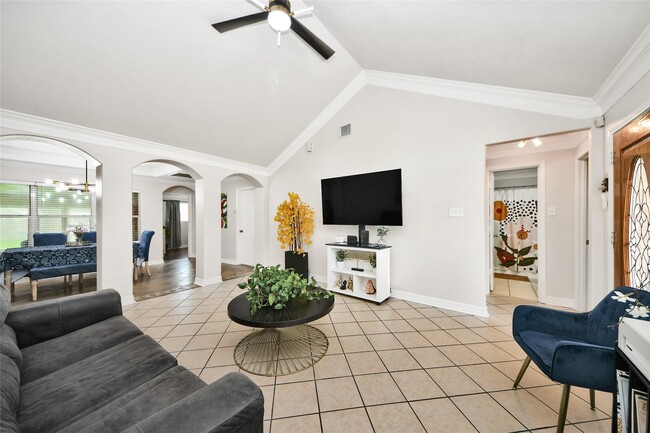 Photo - 5519 Rio Sabinas St