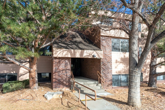 Photo - Meridian Boulder