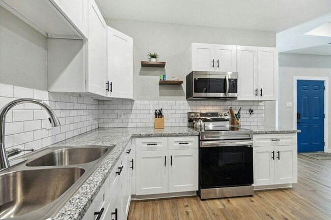 Photo - 10317 Lake Rd