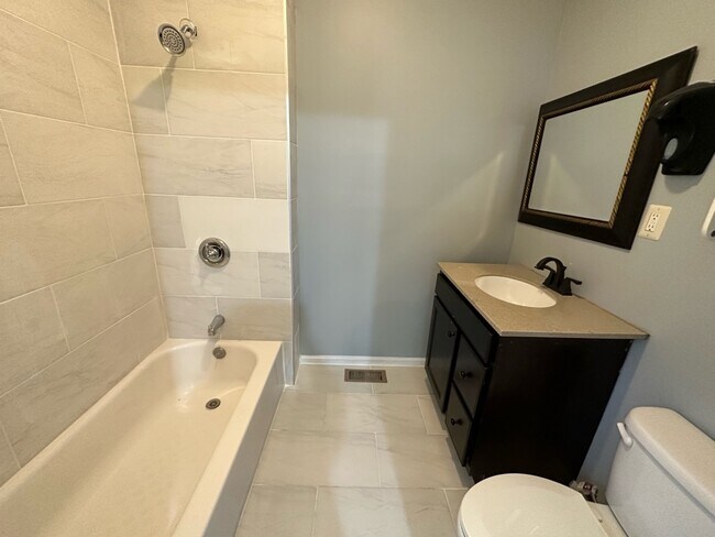 Photo - 615 Udell St