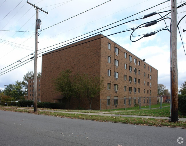 Photo - Grovewood Manor