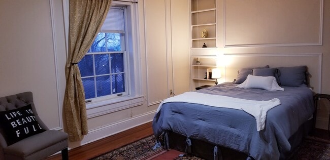 Photo - 342 Fairmont Ave, Apt 5 Unit #5 FULLY FURNISHED RENTAL Retro Loves Company