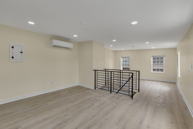 Photo - 2723 E Huntingdon St Unit 3rd Floor