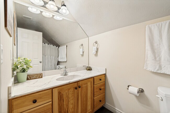 Photo - 1230 Farm Lane Cir Unit B