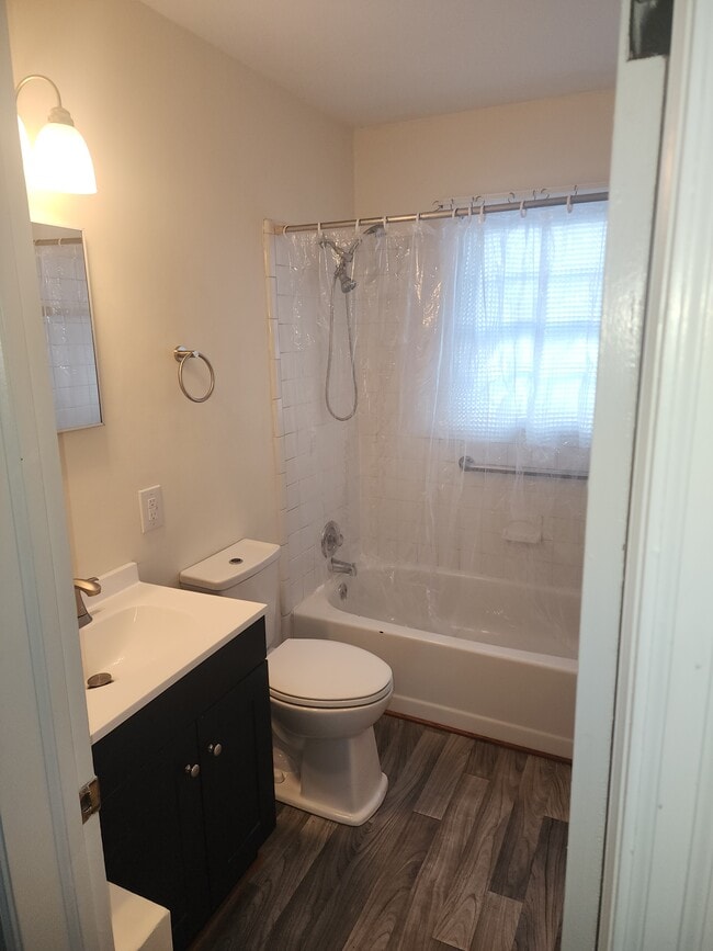 Photo - 3843 Plantation Rd NE