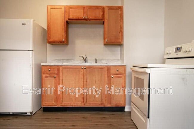 Photo - 113 Niagara Ave Unit 1