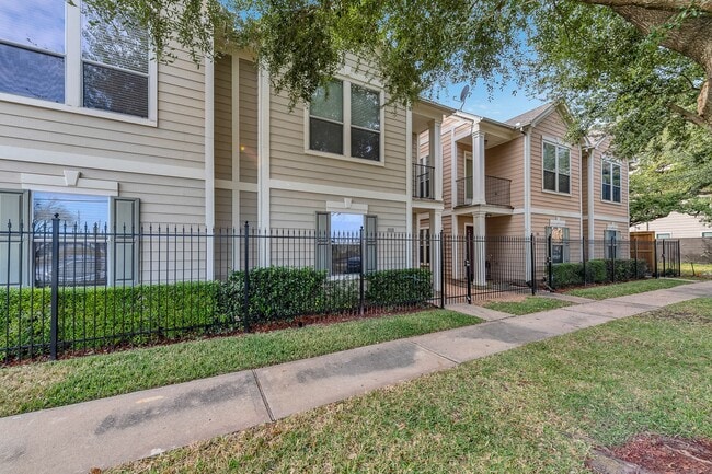 Building Photo - 3018 Palmer St