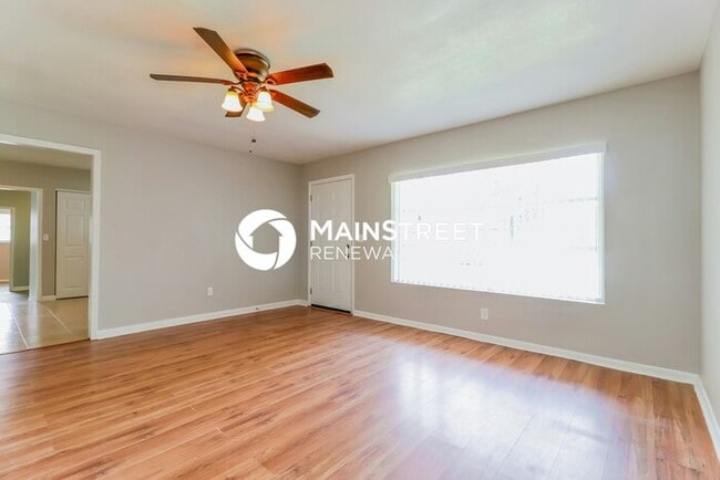 Photo - 4 Bedroom Pet-Friendly Home in Tampa, FL w...