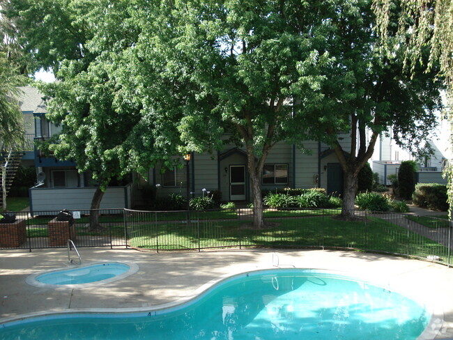 Building Photo - 445 Almond Dr Unit 87 Rental