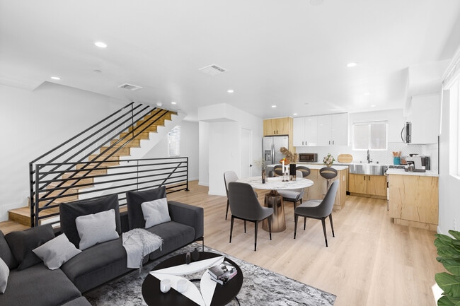 Photo - 1416 S Orange Dr