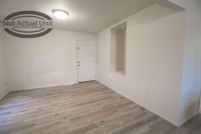 Photo - 1013 W Ash St