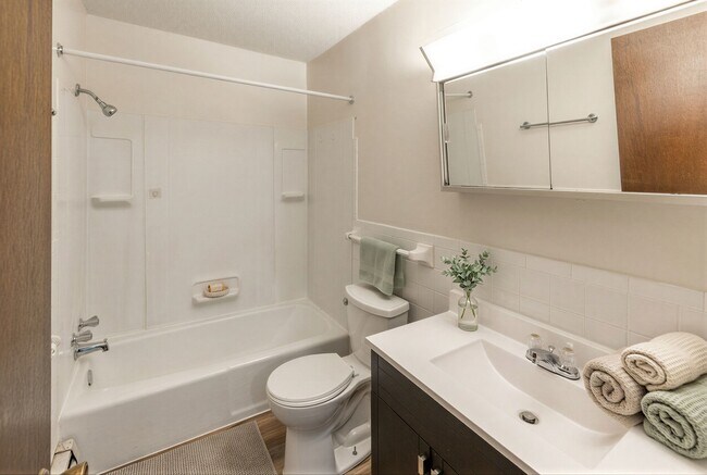 2 bedroom bathroom