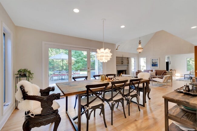 Photo - 24 Forest Crossing