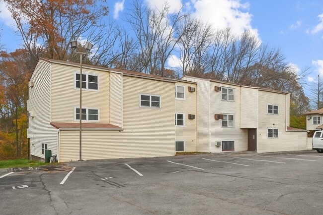 Building Photo - 18 Mason Ct Unit 18