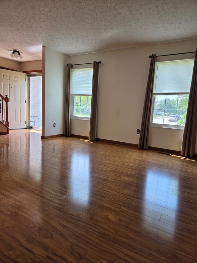 Photo - 2222 Gosforth Ln