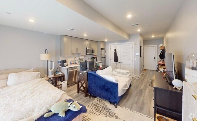 Building Photo - 55 W Fifth St Unit 307 Rental