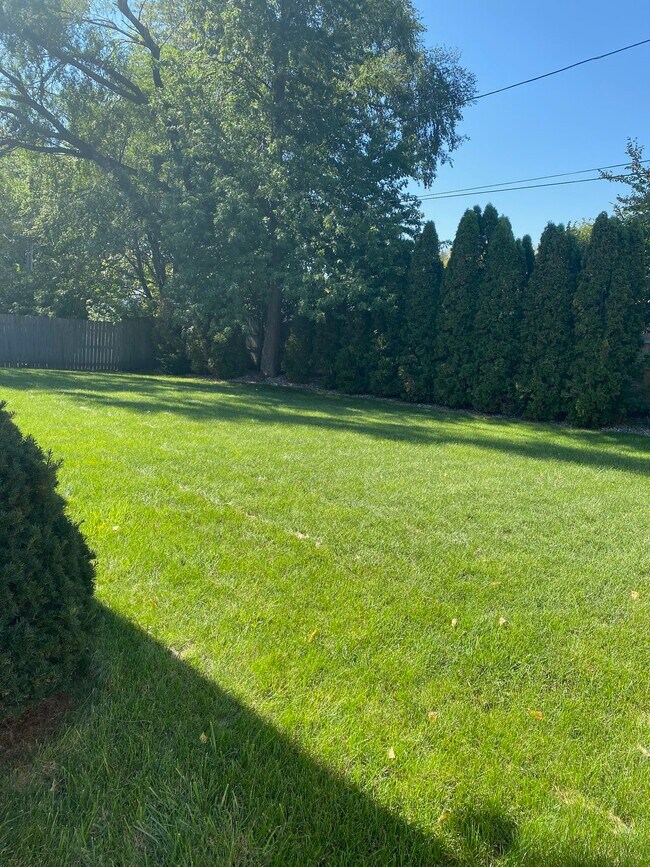 Spacious private backyard - 8122 14th Ave