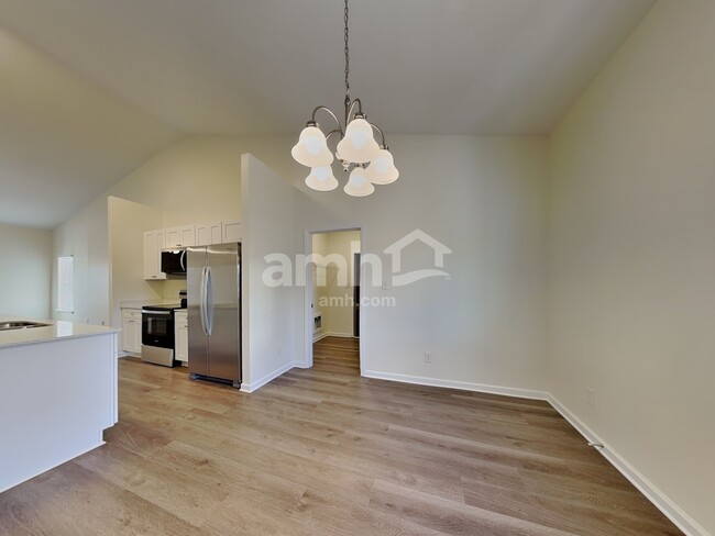 Photo - 936 Anchor Way NE