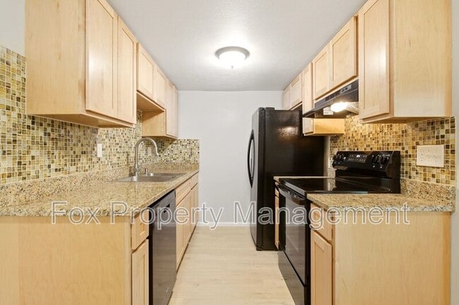 710 W Cleveland Cir